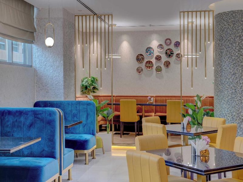 Howard Johnson Plaza By Wyndham Dubai Deira image
