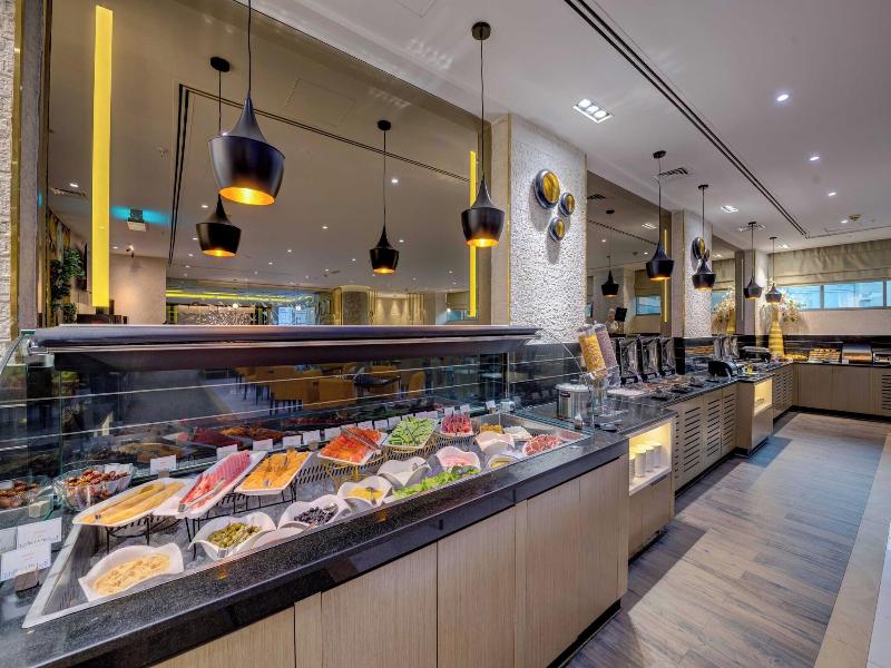 Howard Johnson Plaza By Wyndham Dubai Deira image