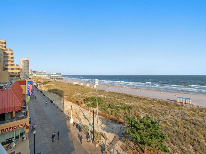 The Seahaus Hotel, Atlantic City Boardwalk, A Tr image