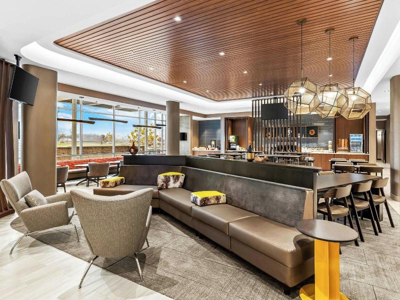 Springhill Suites By Marriott Columbus West image