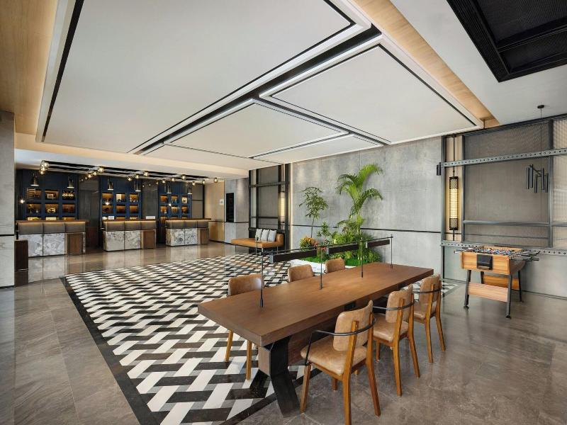 Four Points By Sheraton Beijing Sanlitun Workers image