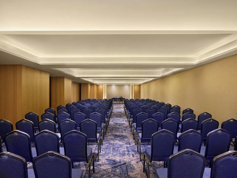 Fairfield By Marriott Mumbai Andheri West image