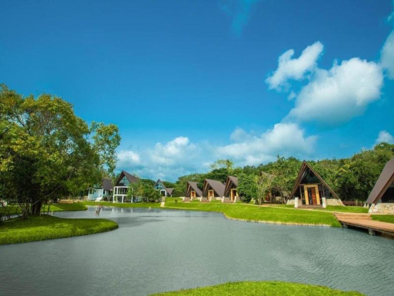 Oak Ray Liyya Water Villas  image