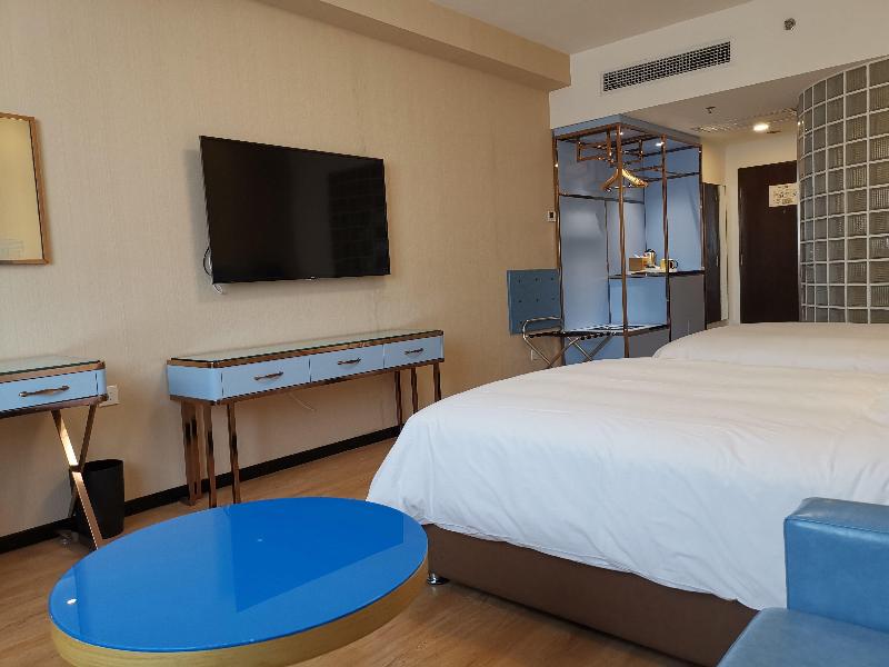 Holiday Inn Shanghai Jing'an image