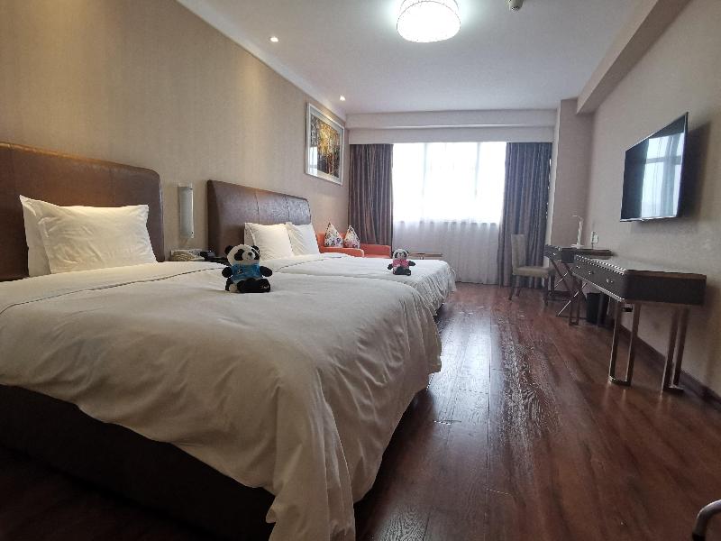 Holiday Inn Shanghai Jing'an image