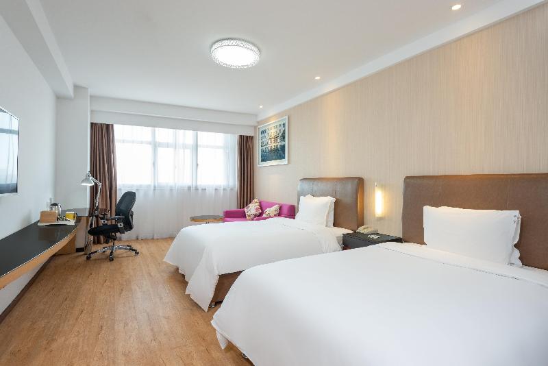 Holiday Inn Shanghai Jing'an image