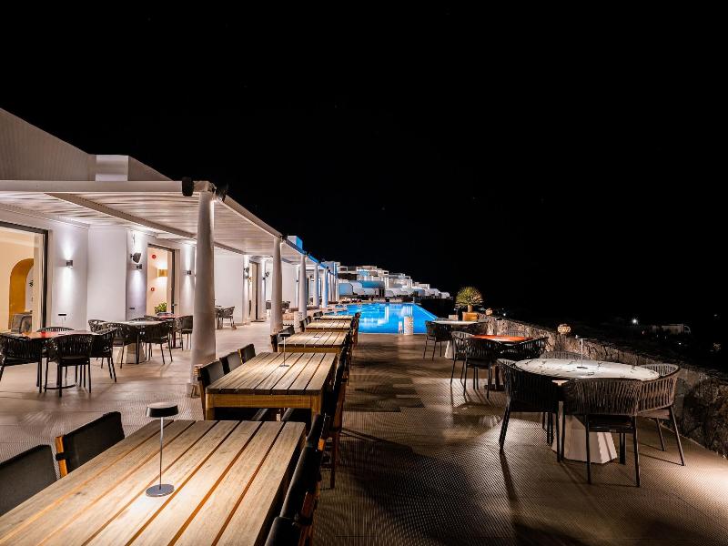 Cresanto Luxury Suites image