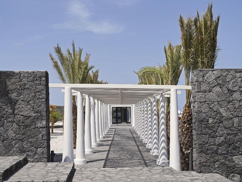 Cresanto Luxury Suites image