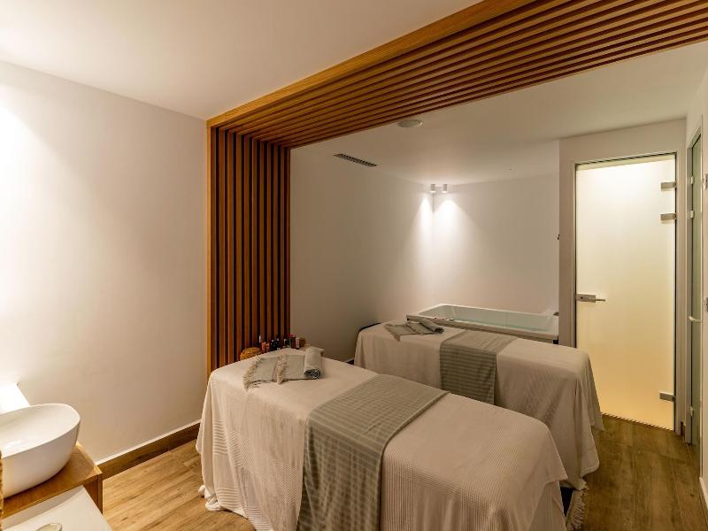 Cresanto Luxury Suites image