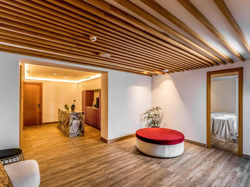 Cresanto Luxury Suites image