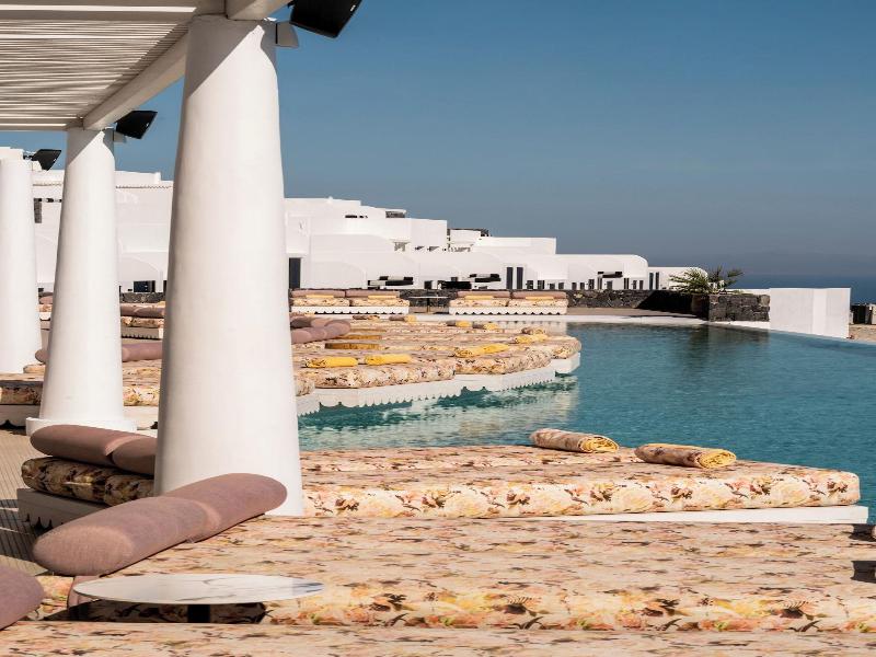 Cresanto Luxury Suites image