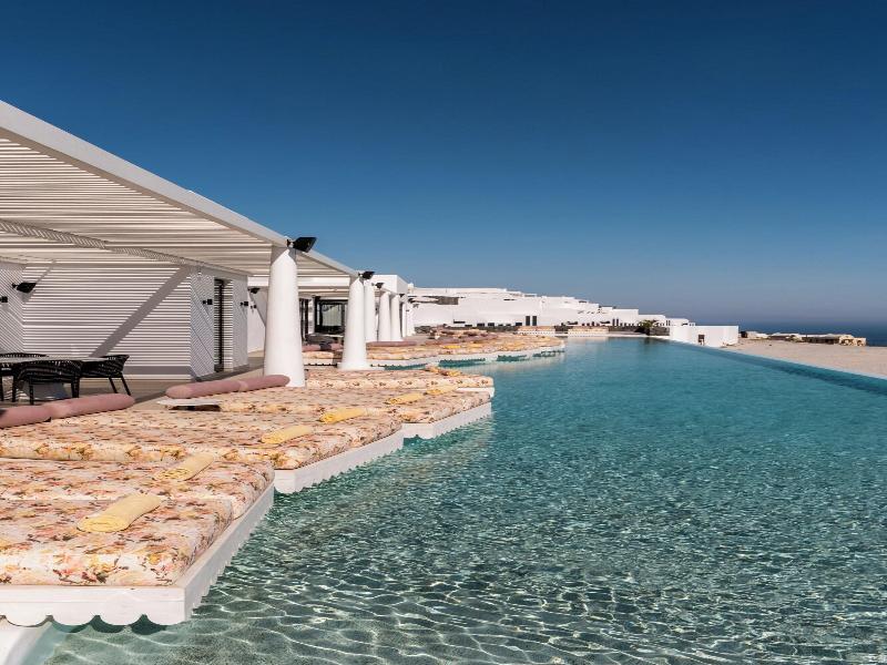 Cresanto Luxury Suites image
