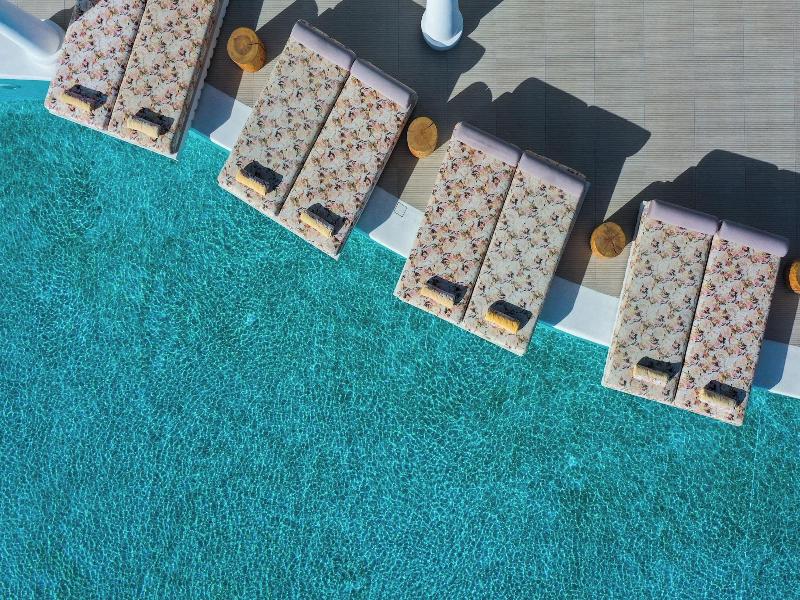 Cresanto Luxury Suites image
