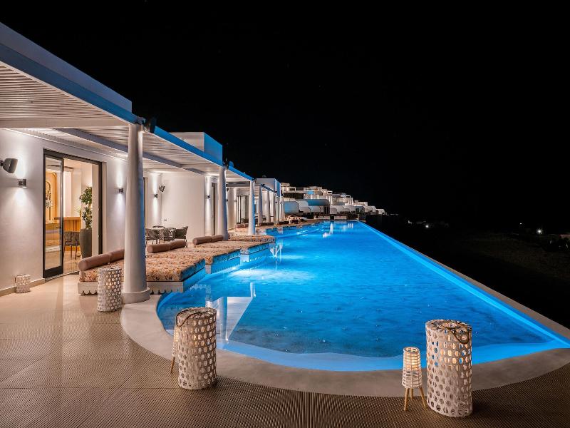 Cresanto Luxury Suites image