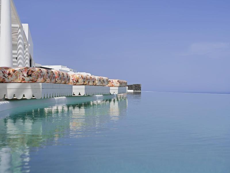 Cresanto Luxury Suites image