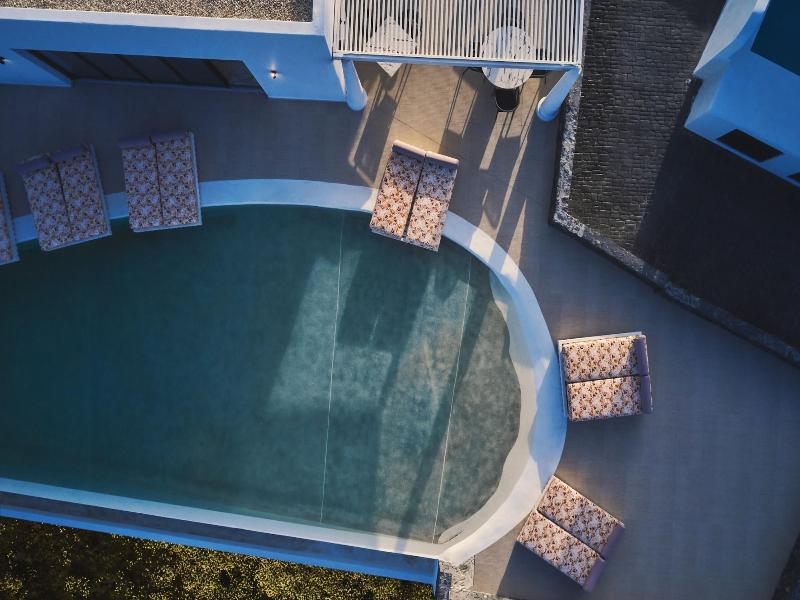Cresanto Luxury Suites image