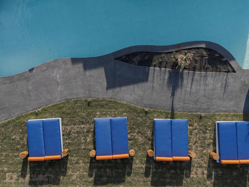 Cresanto Luxury Suites image