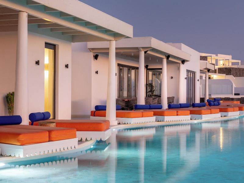 Cresanto Luxury Suites image