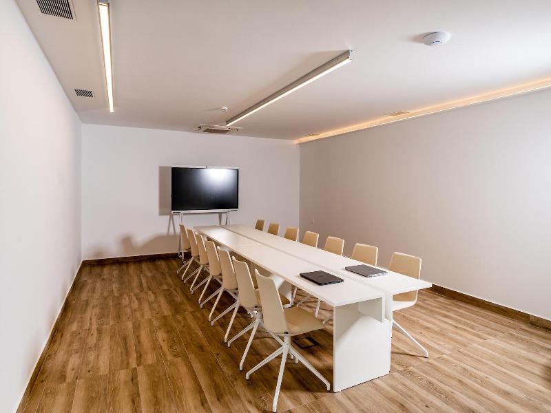 Cresanto Luxury Suites image