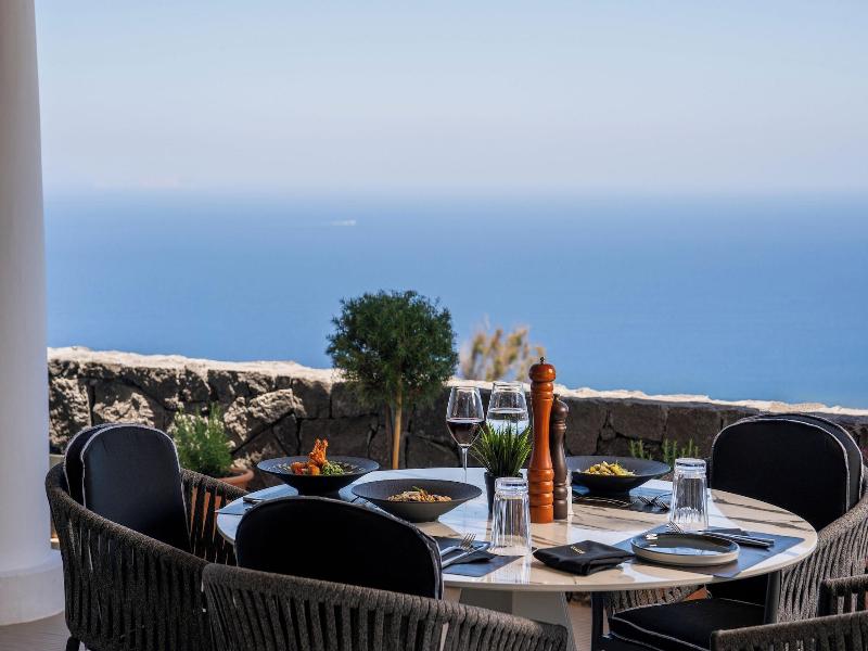 Cresanto Luxury Suites image
