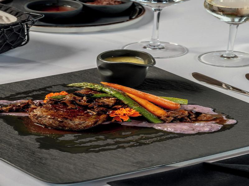 Cresanto Luxury Suites image