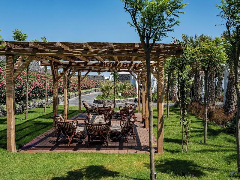 Cresanto Luxury Suites image