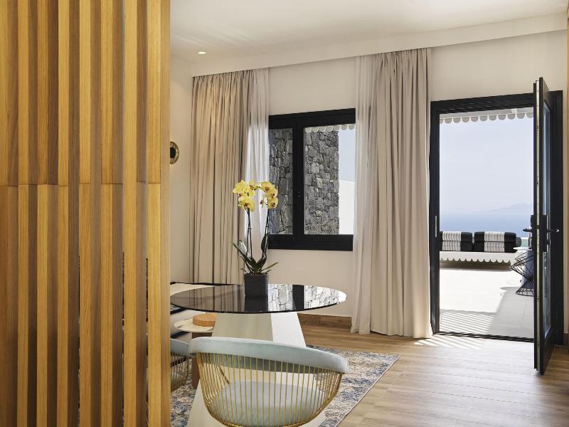 Cresanto Luxury Suites image