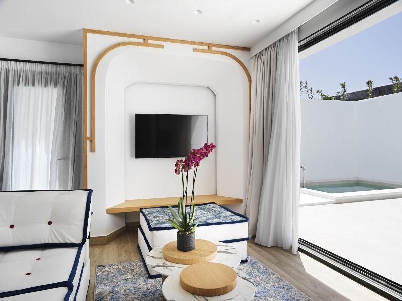 Cresanto Luxury Suites image