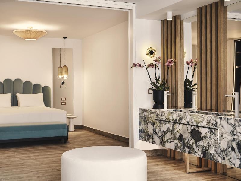 Cresanto Luxury Suites image