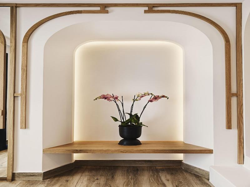 Cresanto Luxury Suites image