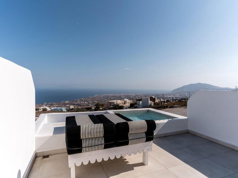 Cresanto Luxury Suites image