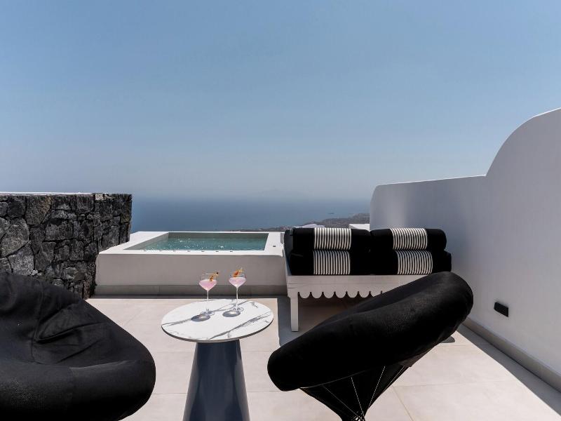 Cresanto Luxury Suites image