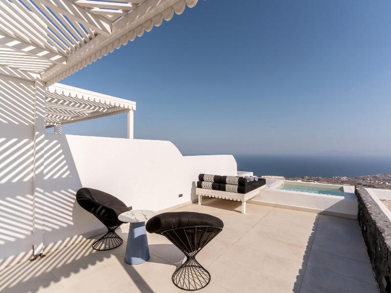 Cresanto Luxury Suites image