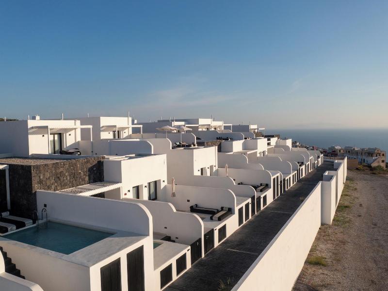 Cresanto Luxury Suites image