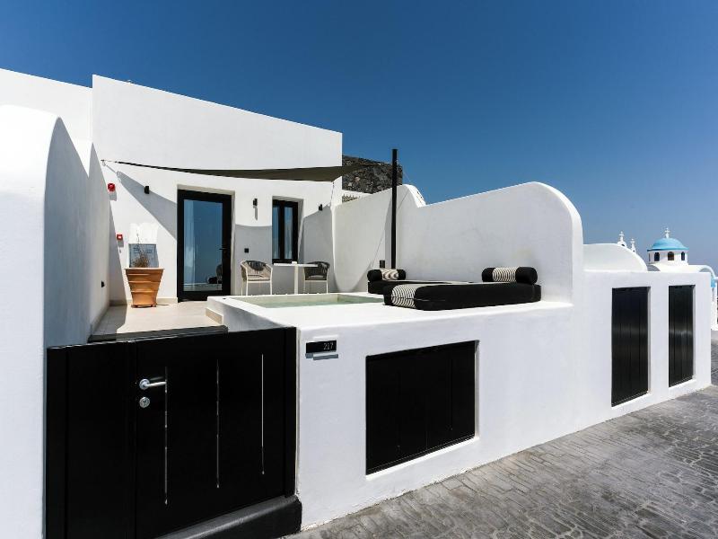 Cresanto Luxury Suites image