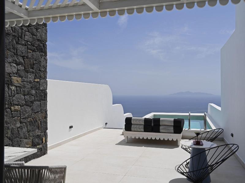 Cresanto Luxury Suites image