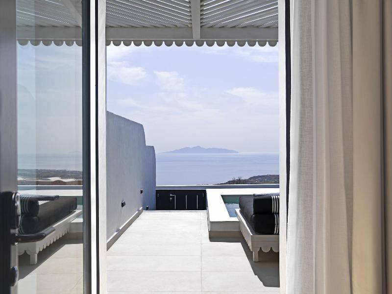 Cresanto Luxury Suites image