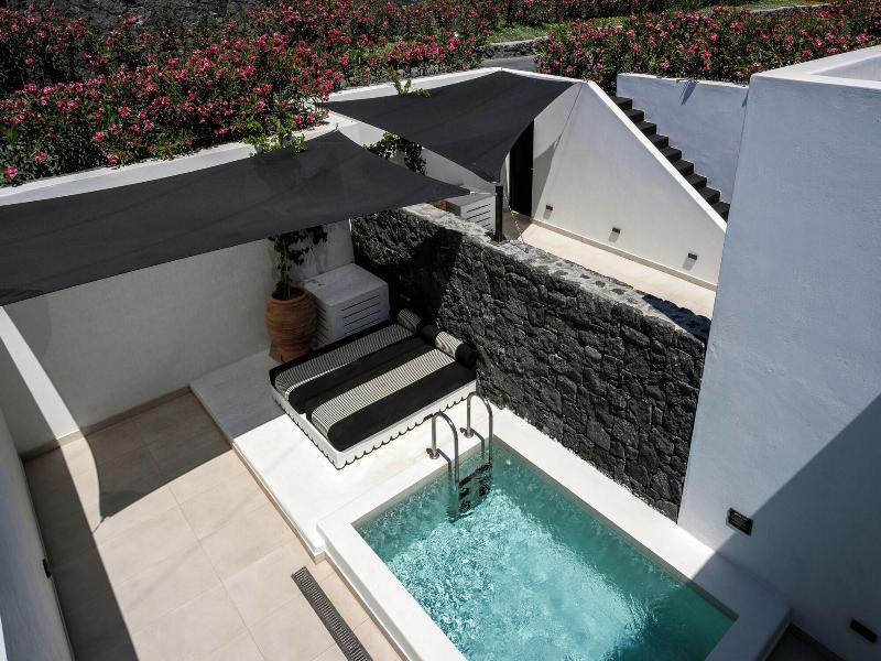 Cresanto Luxury Suites image