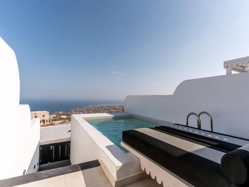 Cresanto Luxury Suites image