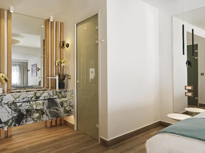 Cresanto Luxury Suites image