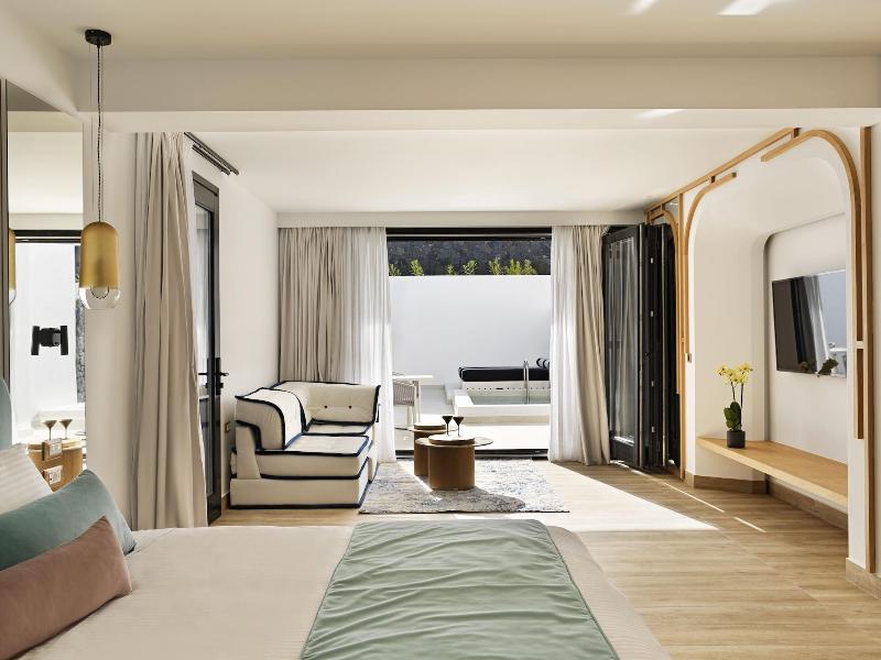 Cresanto Luxury Suites image