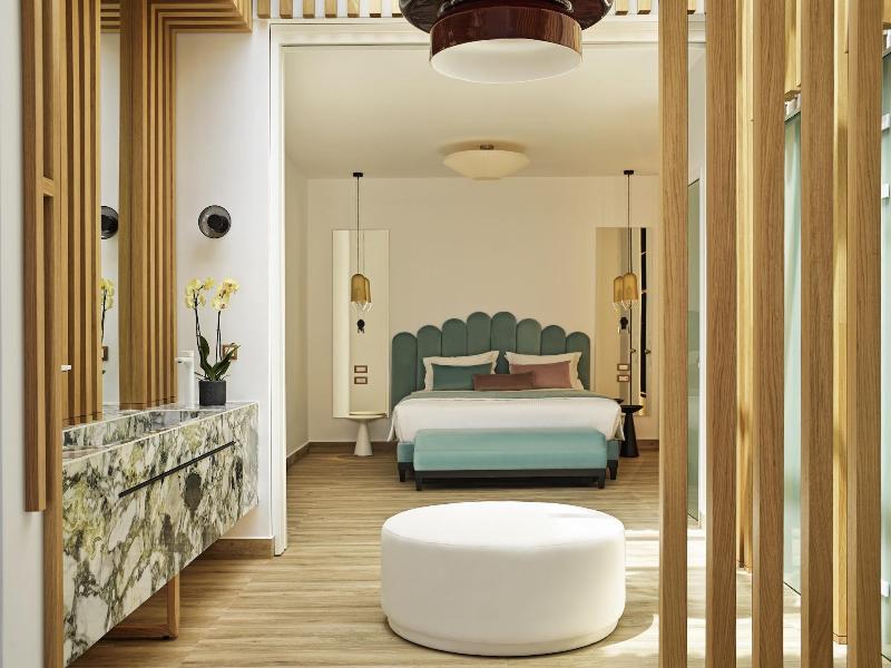Cresanto Luxury Suites image