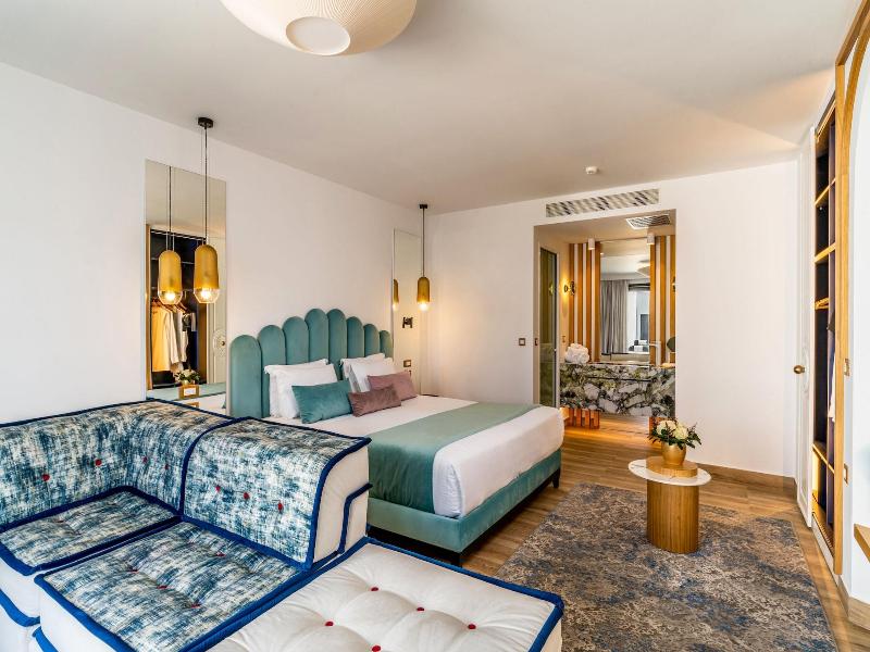 Cresanto Luxury Suites image