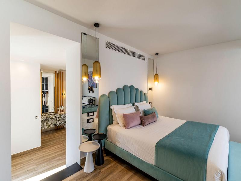 Cresanto Luxury Suites image