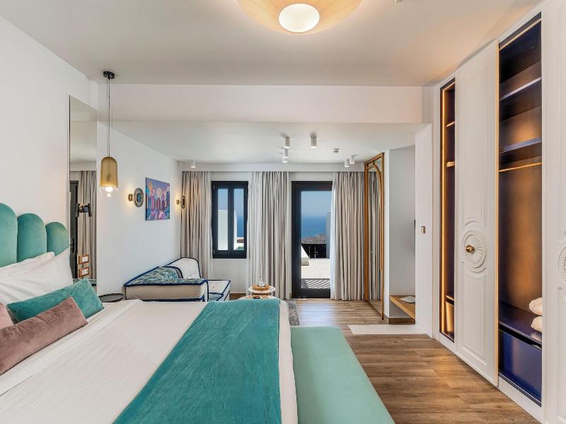 Cresanto Luxury Suites image