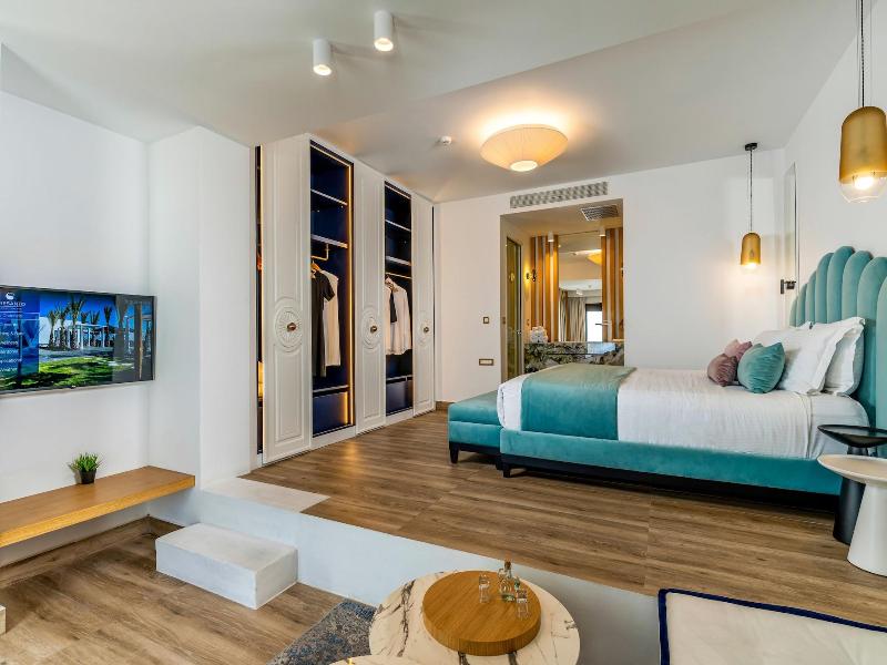 Cresanto Luxury Suites image