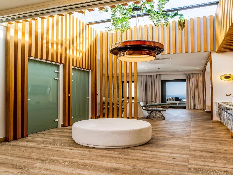 Cresanto Luxury Suites image