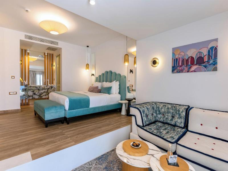 Cresanto Luxury Suites image