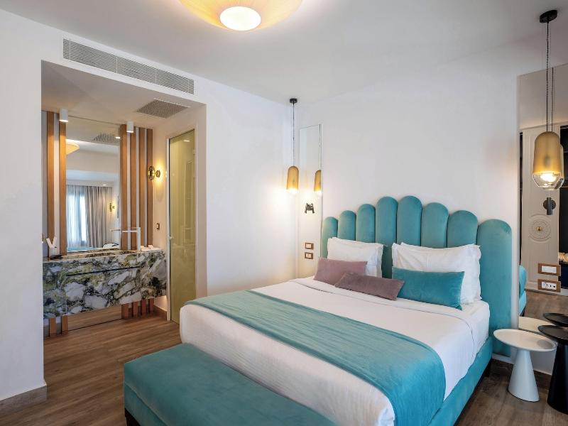 Cresanto Luxury Suites image