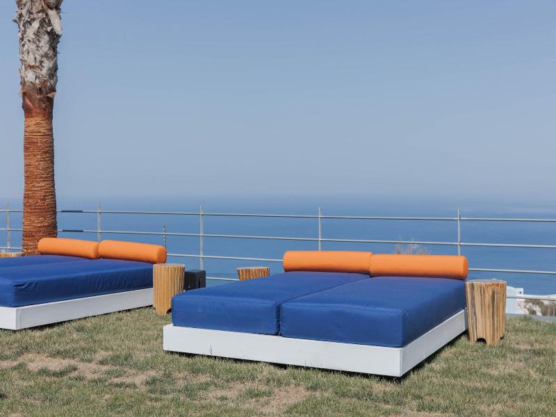 Cresanto Luxury Suites image